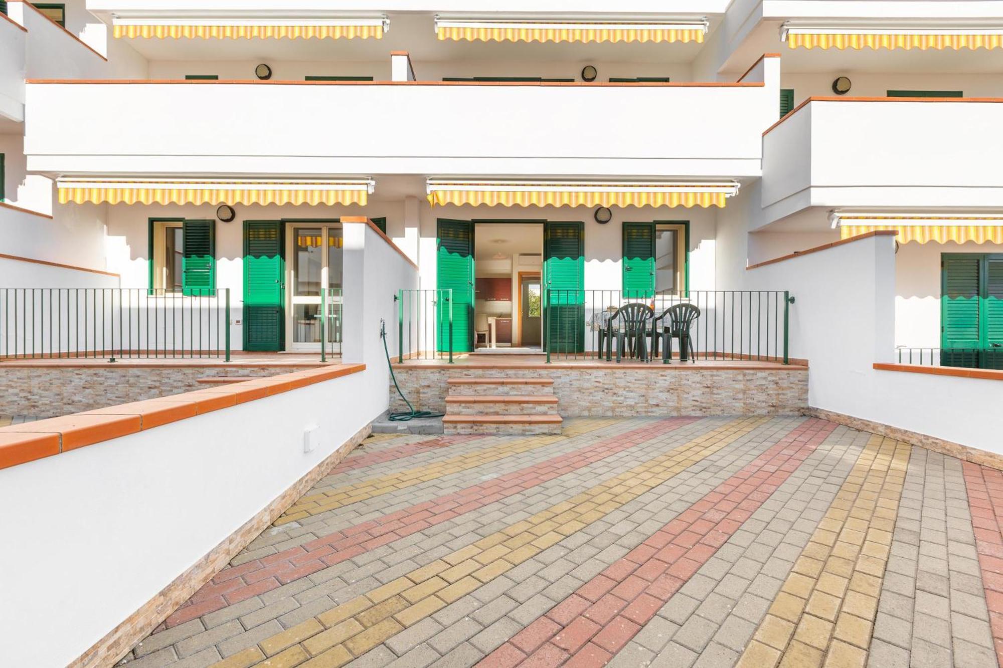 Blusea Beach Apartments San Pietro in Bevagna Exterior photo